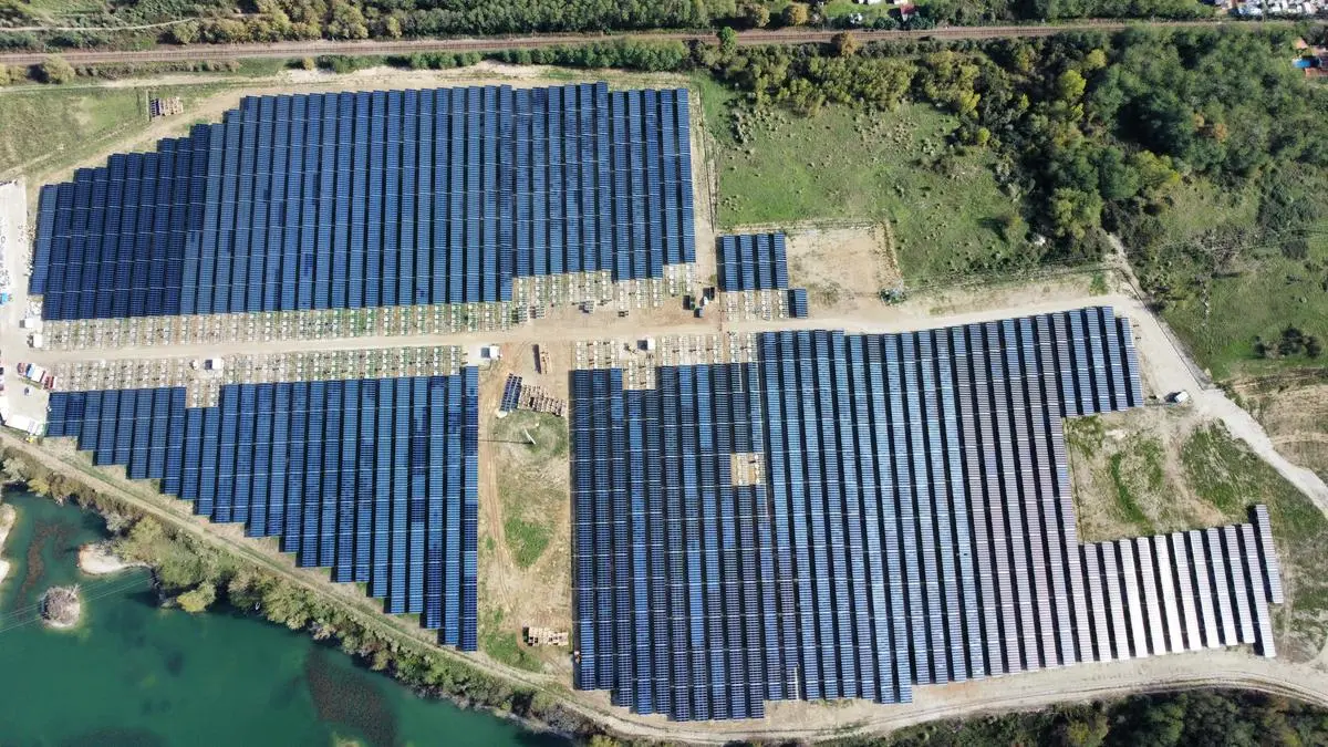 Centrale solaire au sol en Gironde
